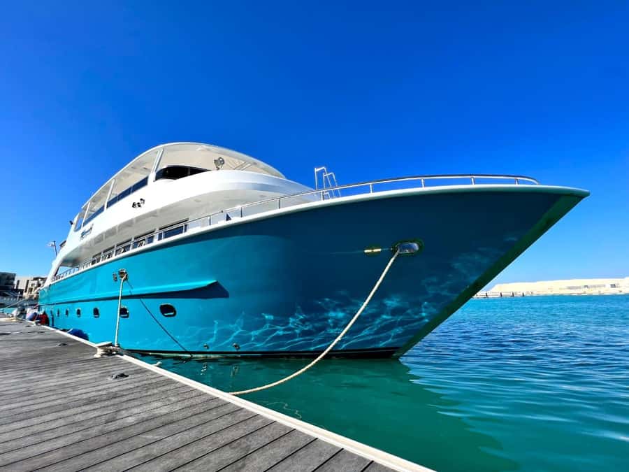 Hurghada: Luxury Private Yacht Trip with Lunch & Activities - The hotel pickup and ride to the marina