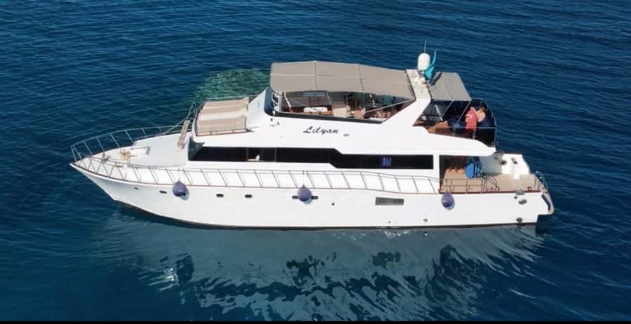Hurghada: Luxury Yacht Trip with Personal Crew and Chef - Boarding at Palm Royal Marina
