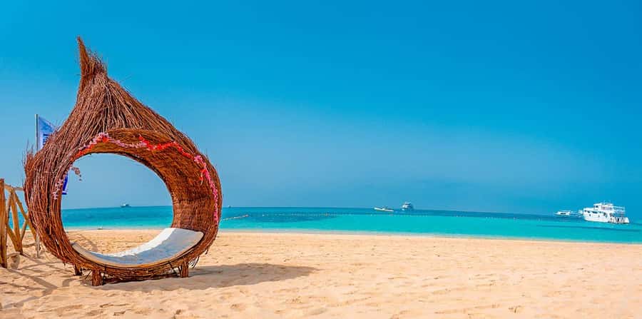 Hurghada: Paradise Island Yacht Cruise, Lunch & Snorkeling - The yacht ride and what happens on board