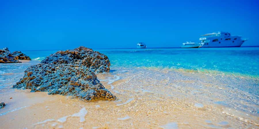 Hurghada: Paradise Island Yacht Cruise, Lunch & Snorkeling - Is $24 good value?