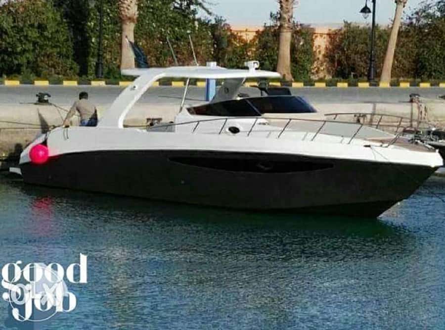 Hurghada: Private Dinner and Sunset Yacht Cruise - A private Red Sea evening rather than a standard boat trip