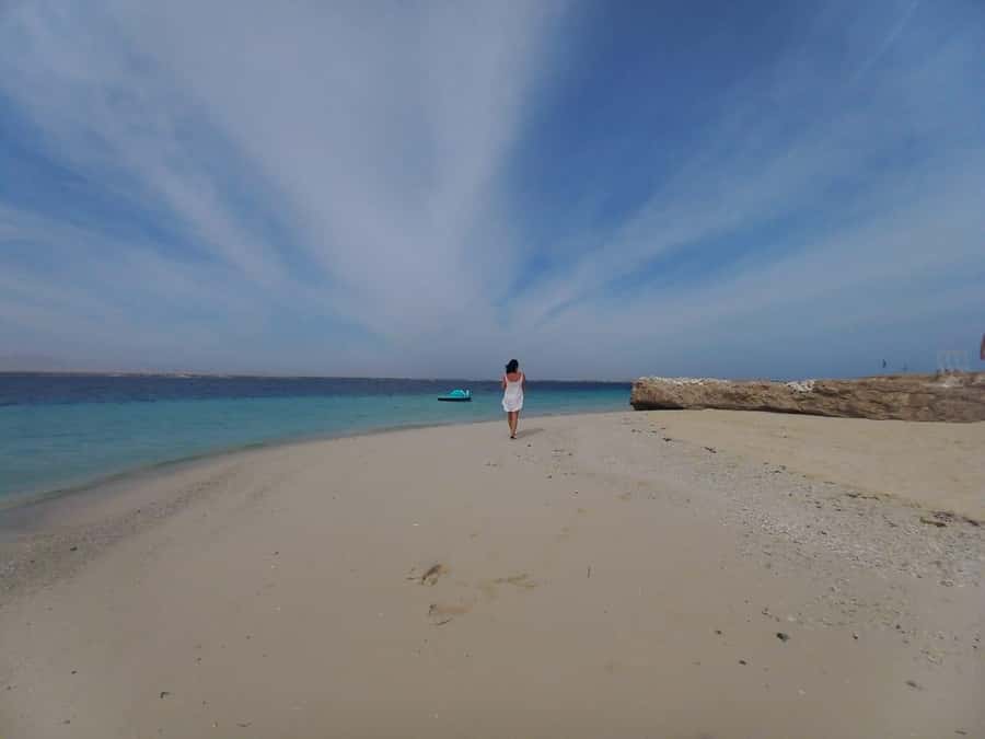 Hurghada: Yacht trip To Magawish island w Snorkeling & Lunch - Setting out on the mega yacht