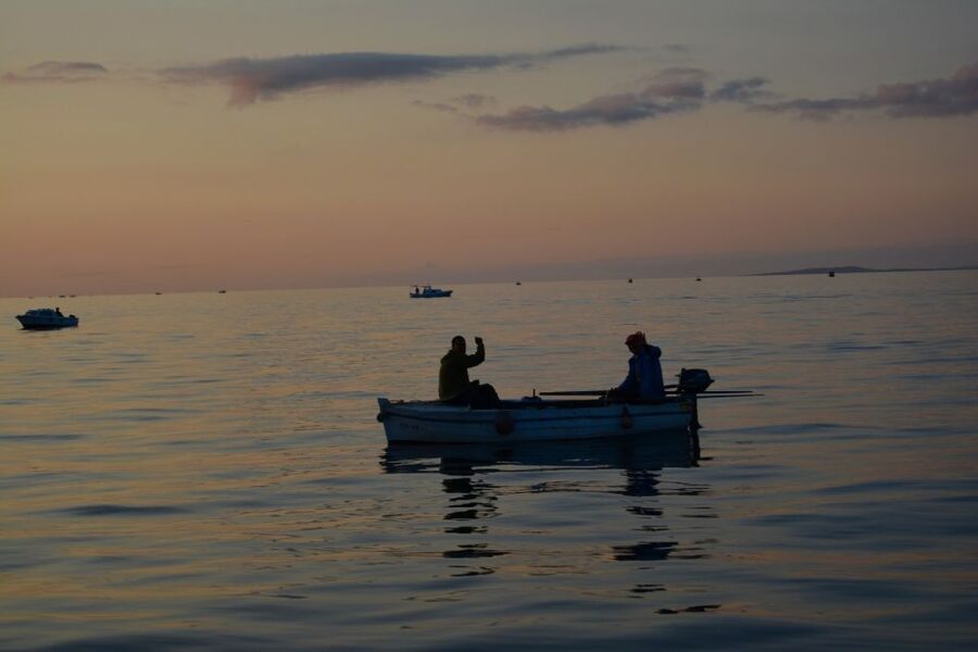 Hvar: Romantic Sunset Sailing Experience On A Comfort Yacht - Timing, meeting point, and weather cautions