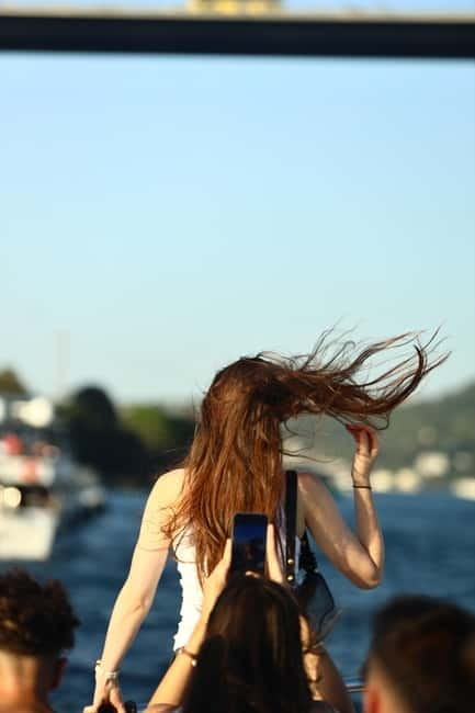 Istanbul: Bosphorus Private Guided Yacht Cruise with Snacks - Bebek and the first long viewing stretch