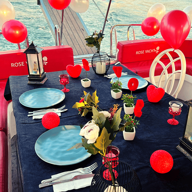 İstanbul: Bosphorus Private Yacht Cruise with Tea and Coffee - The two-hour route and what you will see