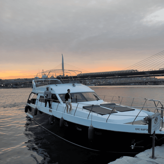 Istanbul: Bosphorus River Sunset Yacht Tour with Commentary - Key points to know before boarding