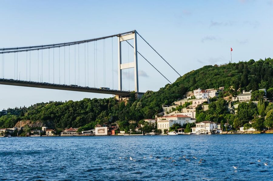 Istanbul: Bosphorus Sunset Cruise on a Luxury Yacht - What the yacht, guide, and refreshments add