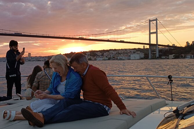 Istanbul Bosphorus Sunset Cruise on Luxury Yacht - Anadolu Hisarı and Küçüksu Palace