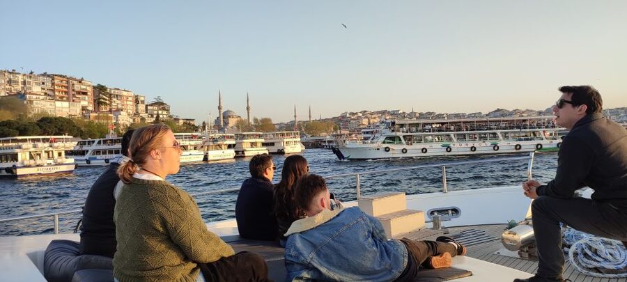 Istanbul: Bosphorus Sunset Cruise on Yacht with Live Guide - Why the Bosphorus is best seen near sunset