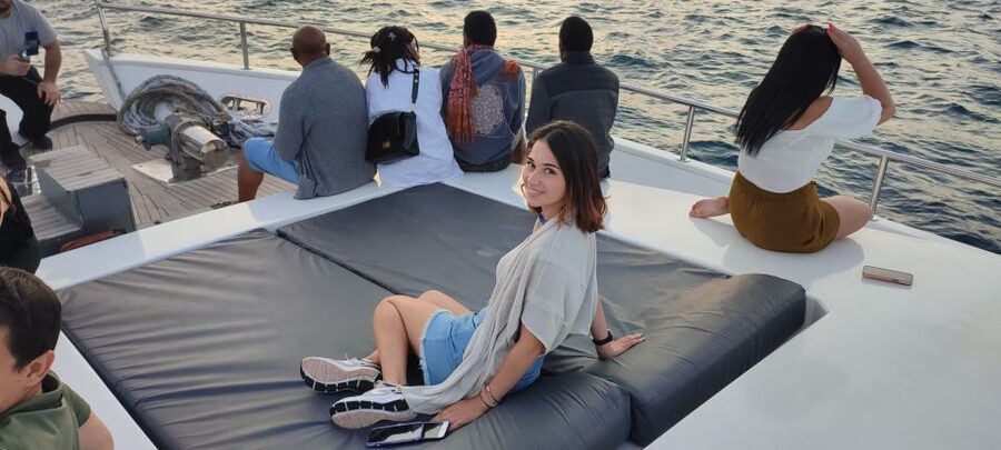 Istanbul: Bosphorus Sunset Cruise on Yacht with Live Guide - Returning past the old city