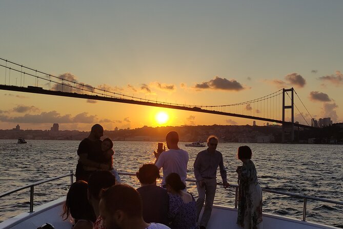 Istanbul Bosphorus Sunset Cruise with Wine on a Luxury Yacht - Why a sunset yacht is a smart way to see Istanbul