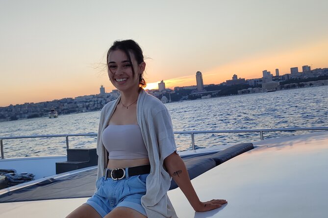 Istanbul Bosphorus Sunset Cruise with Wine on a Luxury Yacht - Wine, snacks, and the onboard atmosphere