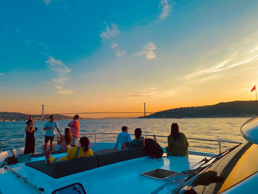 Istanbul: Bosphorus Sunset Yacht Cruise with Live Guide - The European shore: palaces, mosques, and Ortakoy