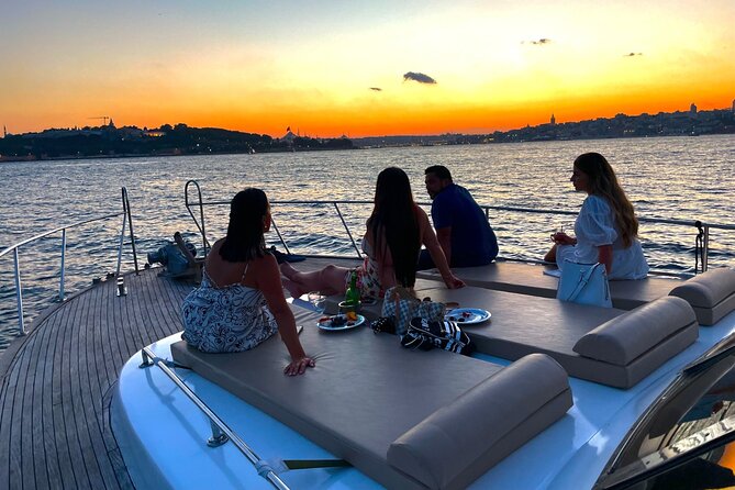 Istanbul Bosphorus Sunset Yacht Cruise With Live Guide And Snacks - Why a sunset cruise works so well in Istanbul