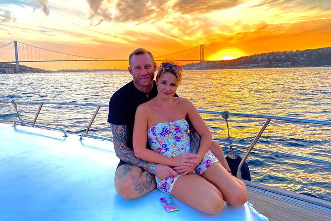 Istanbul Bosphorus Sunset Yacht Cruise With Live Guide And Snacks - Meeting point and practical planning