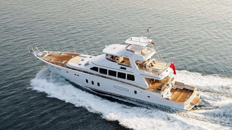 Istanbul: Bosphorus Yacht Cruise - Dolmabahce Palace and the European Shore