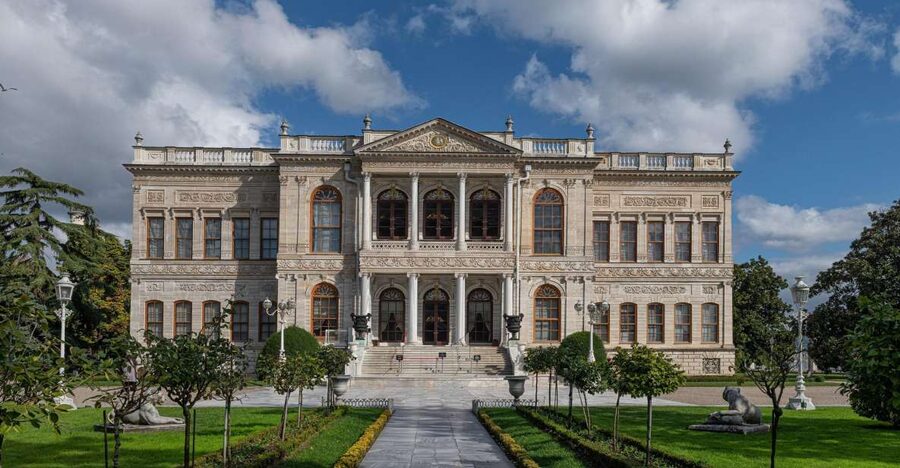 Istanbul: Dolmabahce Palace Tour and Bosphorus Yacht Cruise - Key points at a glance