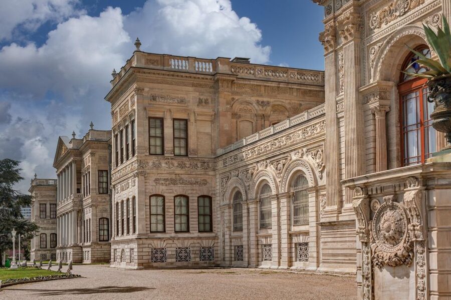 Istanbul: Dolmabahce Palace Tour and Bosphorus Yacht Cruise - Kanlica and the Asian shore