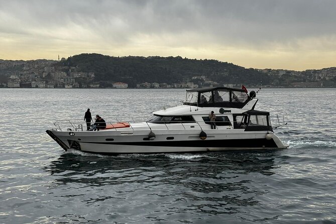 Istanbul: Luxury Private Yacht Cruise on the Bosphorus - Four to seven hours toward Sarıyer and Tarabya