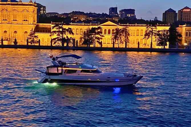 Istanbul: Luxury Private Yacht Cruise on the Bosphorus - Comparing the yacht with a public ferry