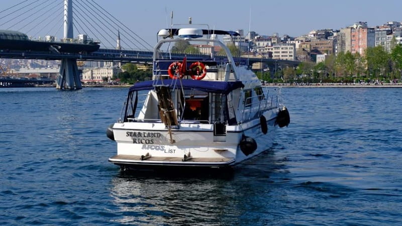 Istanbul: Luxury Yacht on Bosphorus - The first minutes on the Bosphorus