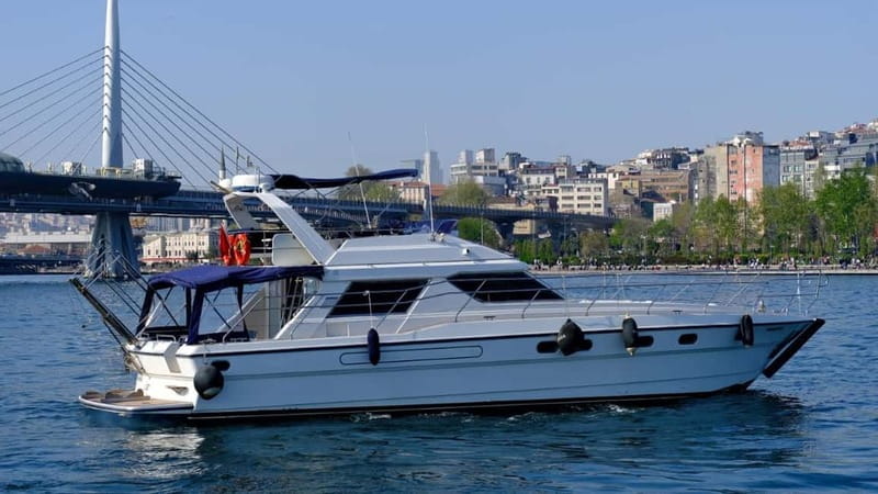 Istanbul: Luxury Yacht on Bosphorus - Dolmabahçe Palace from the water
