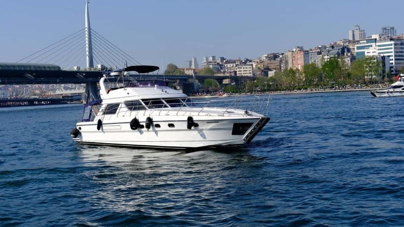 Istanbul: Luxury Yacht on Bosphorus - Starting at Eminönü or Karaköy
