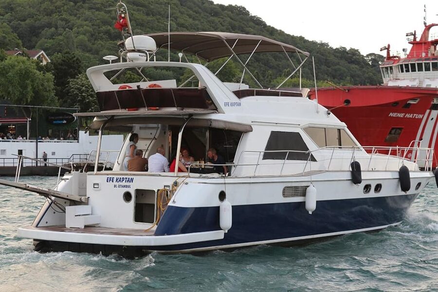 Istanbul: Luxury Yacht Tour at Sunset w Snacks - The finish point needs attention