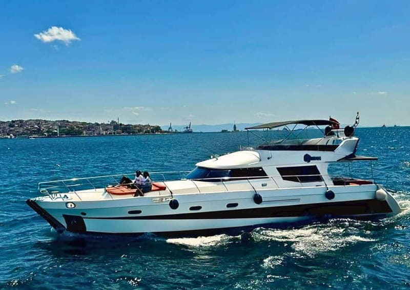 Istanbul: Morning Bosphorus Yacht Cruise w/Turkish Breakfast - Breakfast begins between Karaköy and the Bosphorus