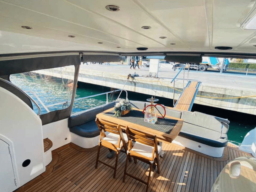 Istanbul: Private Bosphorus Tour On Luxury Yacht - Why a private Bosphorus cruise works well