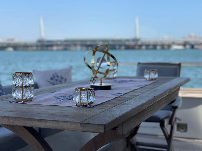 İstanbul: Private Bosphorus Tour On Luxury Yacht Pre#2 - Timing, flexibility, and practical booking advice