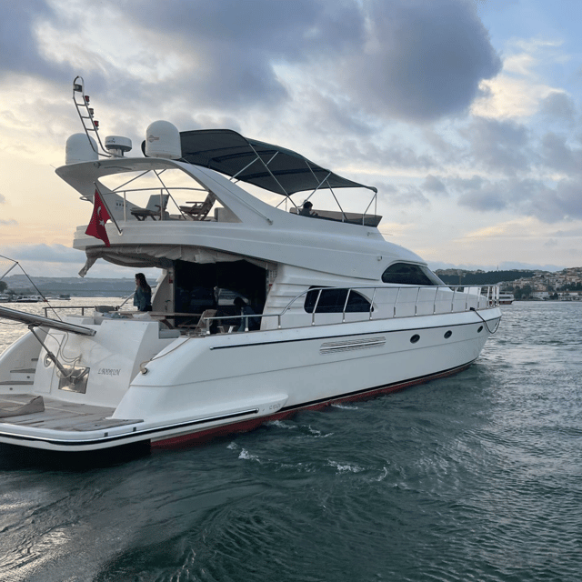 İstanbul: Private Bosphorus Tour On Luxury Yacht Pre#2 - Starting at Balat Parkı and crossing Istanbul’s historic waterfront