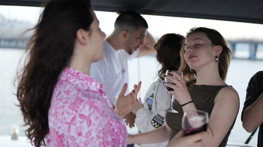 İstanbul:Private Luxury Yacht on Bosphorus 14 Meter(46 feet) - Why a Private Bosphorus Yacht Makes Sense