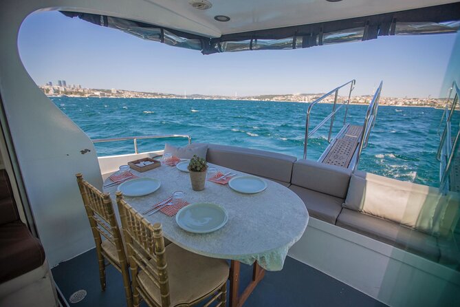Istanbul Private Luxury Yacht on Bosphorus 14 mt 46feet - Comfort, crew service, and weather