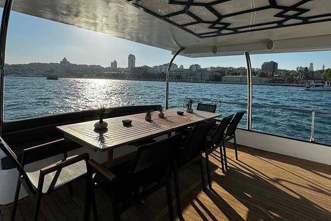 Istanbul Private Luxury Yacht on Bosphorus 25 Meter 82 Feet - Key points to know before booking