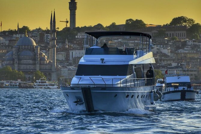 Istanbul Private Luxury Yacht on Bosphorus 25 Meter 82 Feet - What this Bosphorus yacht ride is really like