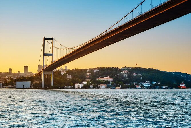 Istanbul Private Luxury Yacht on Bosphorus - Starting in Eminönü beside the Golden Horn