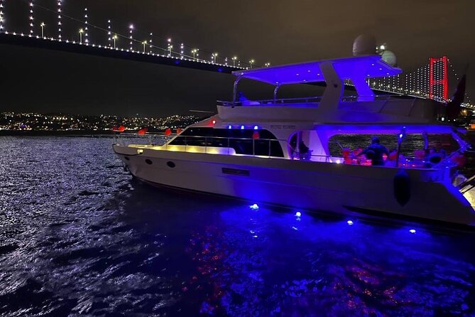 Istanbul: Small-Group Yacht Cruise with Snacks, Sunset or Daytime - Bridges, Bebek, and Rumeli Fortress