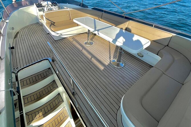 Istanbul: Small-Group Yacht Cruise with Snacks, Sunset or Daytime - Staff, comfort, and the limits of the boat