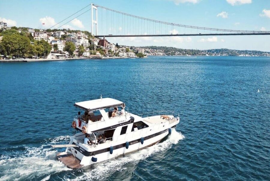 Istanbul: Small Group Yacht Tour with Unlimited Wine - Why this small yacht feels different