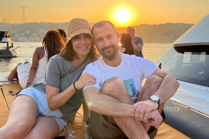 Istanbul Sunset Cruise on Luxury Yacht - Guided Group Cruise - Beşiktaş, Çırağan, and Ortaköy’s famous mosque