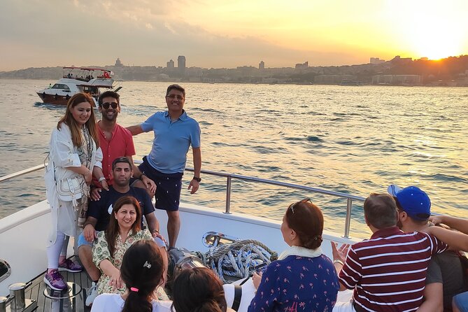 Istanbul Sunset Cruise on Luxury Yacht - Guided Group Cruise - Beylerbeyi, Üsküdar, and the Asian shore