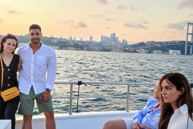Istanbul Sunset Cruise With Luxury Yacht On Bosphorus - The Asian shore: pavilions, mansions, and quiet waterfront districts