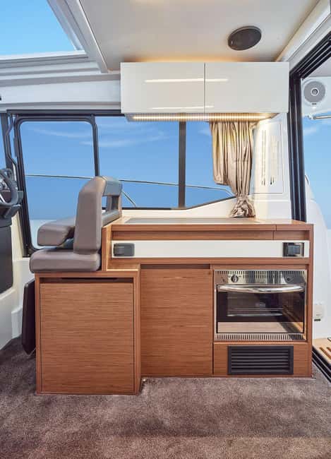 Jeanneau NC33 - Luxury Yacht Charter to Blue Lagoon - Key points at a glance