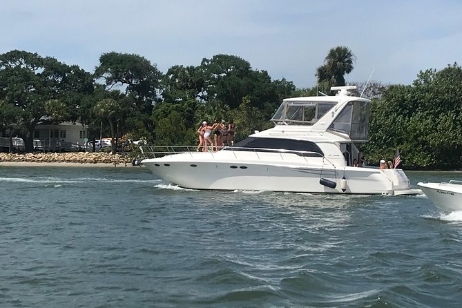 Jupiter Private Yacht Cruise with Captain/Stewardess - Watching the water change near Jupiter Inlet