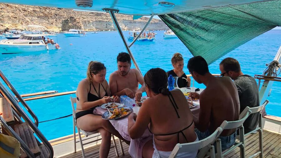 Lampedusa: Yacht excursion, swimming stops and typical lunch - Key points at a glance