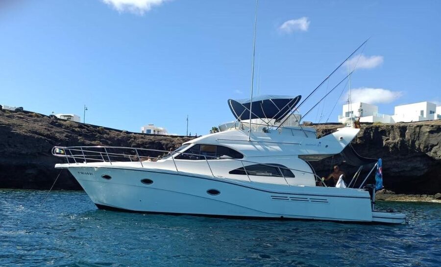 Lanzarote: Private Yacht Boat Trips & day at sea - Choosing between Puerto Calero and Marina Rubicon