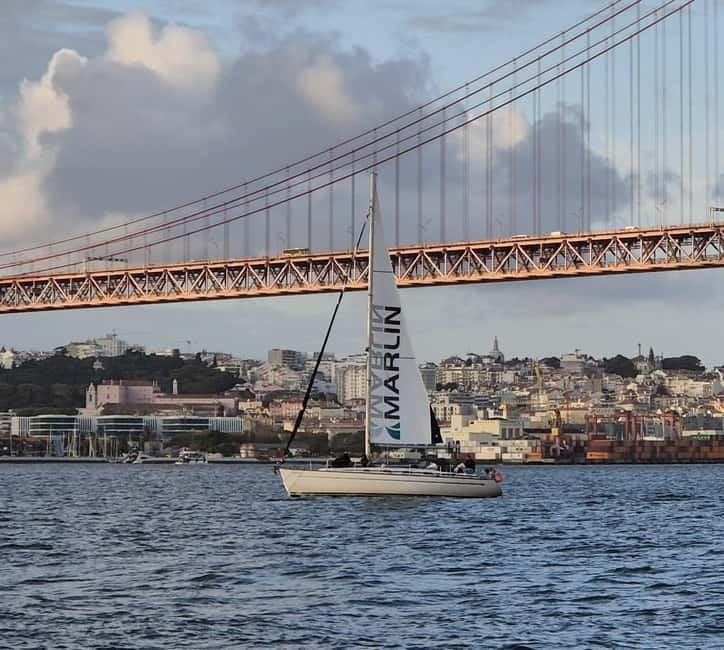 Lisbon: Classic Yacht Tour with Drinks and Pastel de Nata - Checking in at Blue Skipper Café
