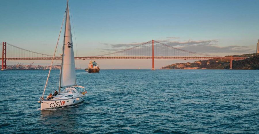 Lisbon: Private Tagus River Yacht Tour - The first views across the Tagus