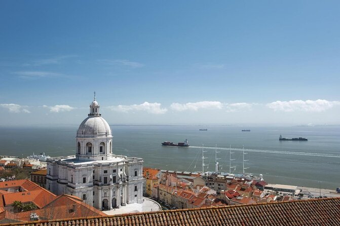 Lisbon Sailing Tour on a Luxury Sailing Yacht with 2 Drinks - The details that matter most